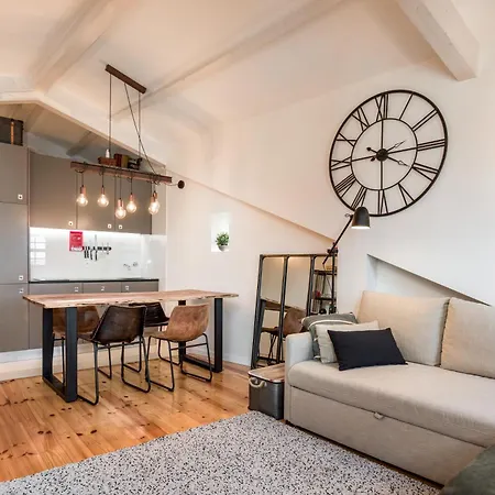 Get A Train And View Apartamento Oporto