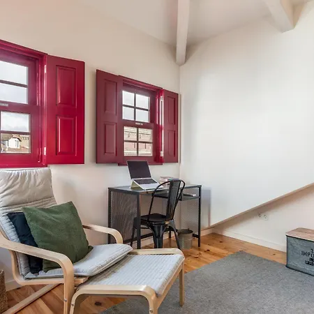 Get A Train And View Apartamento Oporto